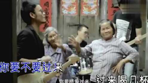 張?zhí)J葦最新客家話視頻，親情與友情的溫馨日常